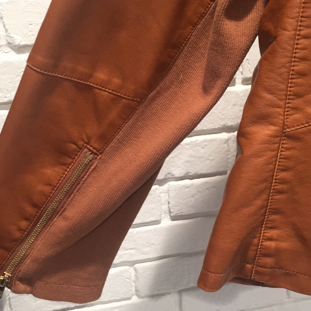 Leather Jacket - Picture 4 of 5